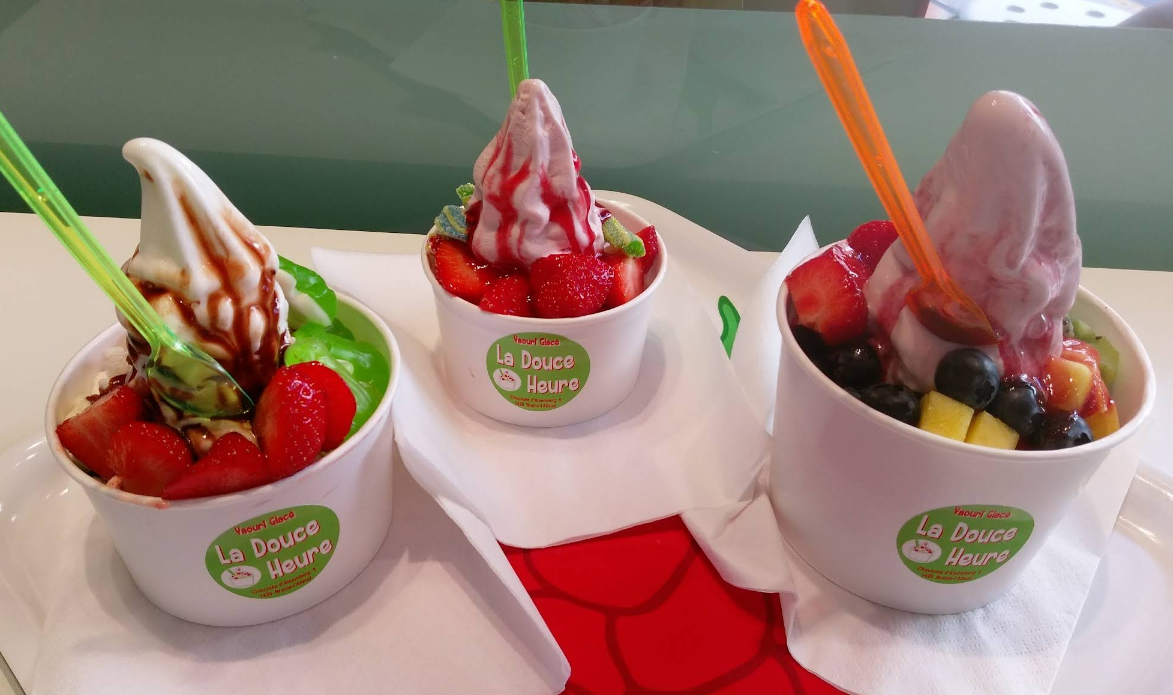Yaourts glacés La Douce Heure — fraises fraîches et toppings colorés